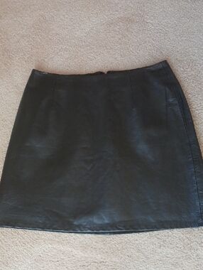 Vintage Leather skirt,,,size 2...100% leather/ brown, New(unworn)store Cache
